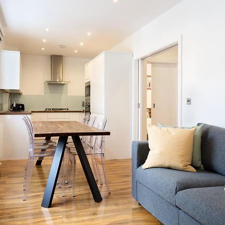 Spacious 4 Bedrooms Flat In New Oxford Street London Bagian luar foto