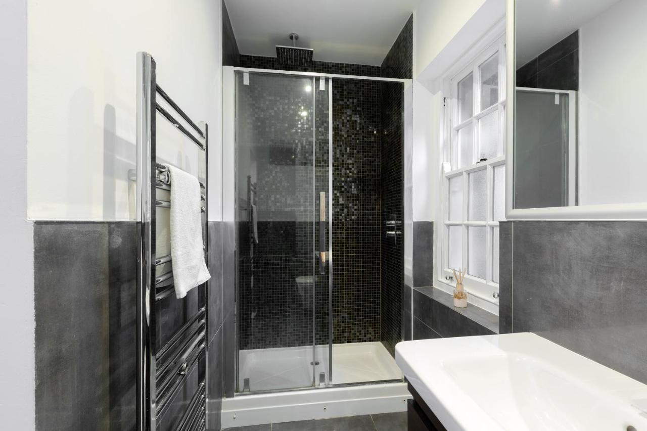 Spacious 4 Bedrooms Flat In New Oxford Street London Bagian luar foto